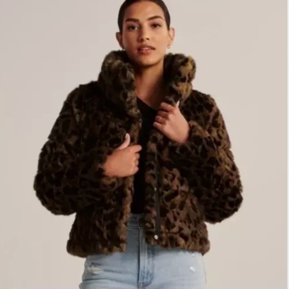 Abercrombie & Fitch A&F Mini Puffer Fur - Picture 1 of 5